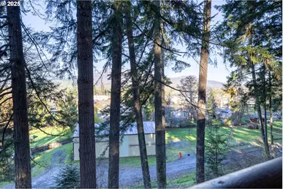 173 Park St, Glide, OR 97443 - Photo 34