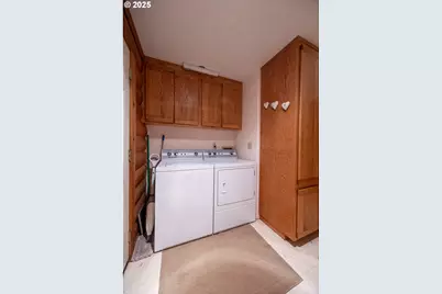 173 Park St, Glide, OR 97443 - Photo 28