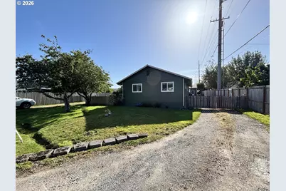 537 Art St, Brookings, OR 97415 - Photo 4
