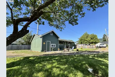 537 Art St, Brookings, OR 97415 - Photo 6