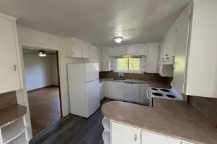 1022 Horn Ln, Eugene, OR 97404 - Photo 4