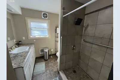 1022 Horn Ln, Eugene, OR 97404 - Photo 10