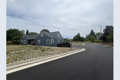 1022 Horn Ln, Eugene, OR 97404 - Photo 2