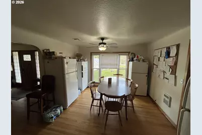 1022 Horn Ln, Eugene, OR 97404 - Photo 4