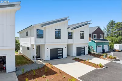 42 Washington St, Rockaway Beach, OR 97136 - Photo 2