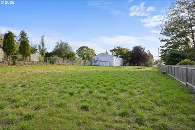 805 SE 139th Ave, Portland, OR 97233 - Photo 44