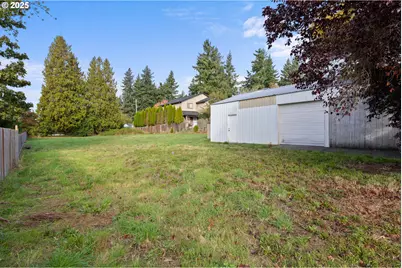 805 SE 139th Ave, Portland, OR 97233 - Photo 16