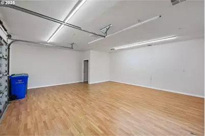 805 SE 139th Ave, Portland, OR 97233 - Photo 36