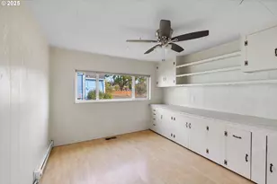 805 SE 139th Ave, Portland, OR 97233 - Photo 12