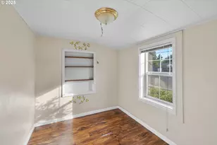 805 SE 139th Ave, Portland, OR 97233 - Photo 4