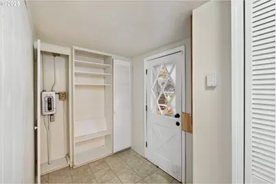805 SE 139th Ave, Portland, OR 97233 - Photo 14