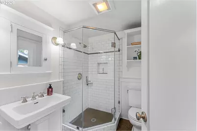 3681 NE Senate St, Portland, OR 97232 - Photo 24