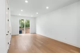 2731 SE Clinton St, Portland, OR 97202 - Photo 2