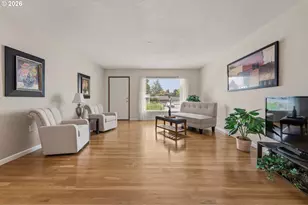 15935 SW Royalty Pkwy, King City, OR 97224 - Photo 6