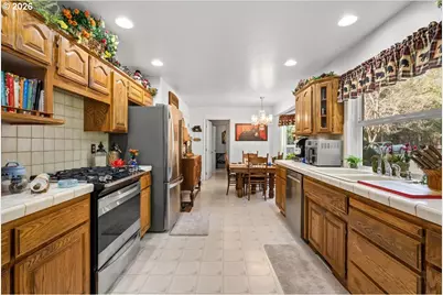 122 Carlos Ave, Rogue River, OR 97537 - Photo 6