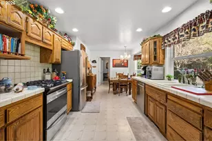 122 Carlos Ave, Rogue River, OR 97537 - Photo 8