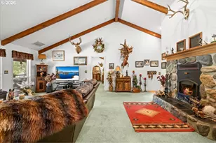 122 Carlos Ave, Rogue River, OR 97537 - Photo 6