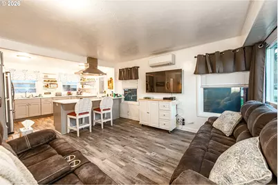 1064 E Taylor Ave, Cottage Grove, OR 97424 - Photo 4