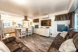 1064 E Taylor Ave, Cottage Grove, OR 97424 - Photo 4