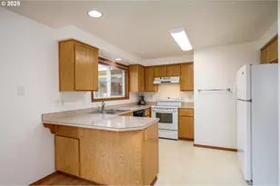 695 SW Westview Dr, McMinnville, OR 97128 - Photo 12