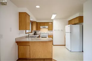 695 SW Westview Dr, McMinnville, OR 97128 - Photo 14