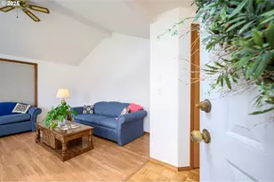 695 SW Westview Dr, McMinnville, OR 97128 - Photo 6