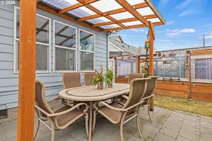1050 Broadway Ave, Winchester Bay, OR 97467 - Photo 34