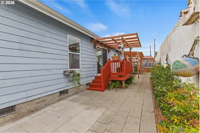 1050 Broadway Ave, Winchester Bay, OR 97467 - Photo 32