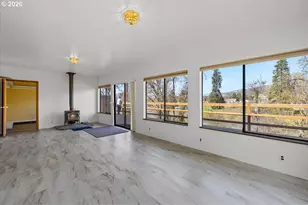 1300 Daisy Ln, Grants Pass, OR 97527 - Photo 20
