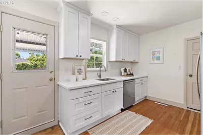 3327 SE 59th Ave, Portland, OR 97206 - Photo 8