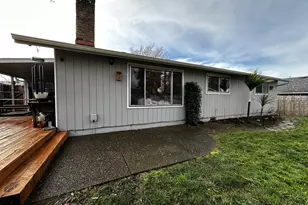 2345 Circle Dr, Roseburg, OR 97471 - Photo 6