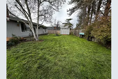 2345 Circle Dr, Roseburg, OR 97471 - Photo 4
