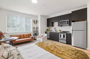 10985 E Burnside St, Portland, OR 97216 - Photo 4