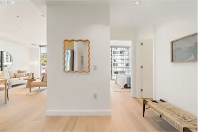 841 S Gaines St #816, Portland, OR 97239 - Photo 2