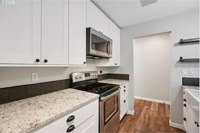 16010 SE Lisa Ln, Milwaukie, OR 97267 - Photo 12