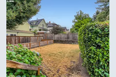 121 NE Knott St, Portland, OR 97212 - Photo 26