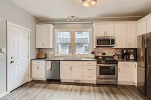 121 NE Knott St, Portland, OR 97212 - Photo 10