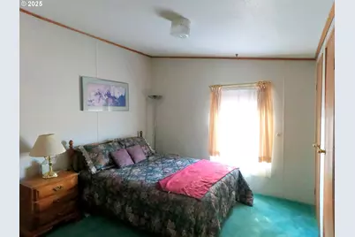 12705 SW Airfield Ln, Culver, OR 97734 - Photo 18