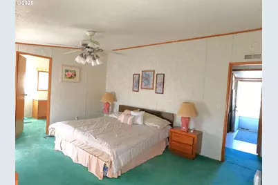 12705 SW Airfield Ln, Culver, OR 97734 - Photo 14