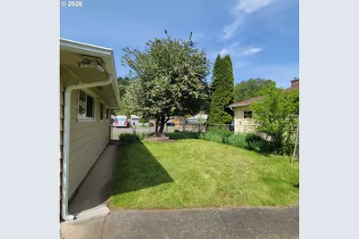 47858 W 1st St, Oakridge, OR 97463 - Photo 36