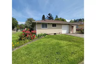 47858 W 1st St, Oakridge, OR 97463 - Photo 2