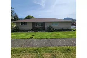 47858 W 1st St, Oakridge, OR 97463 - Photo 4