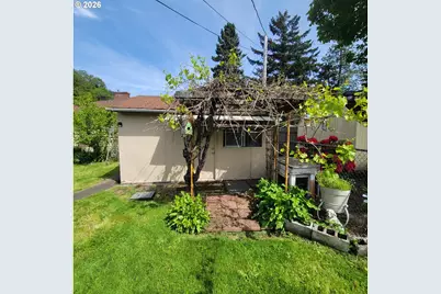 47858 W 1st St, Oakridge, OR 97463 - Photo 8