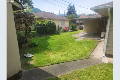 47858 W 1st St, Oakridge, OR 97463 - Photo 34
