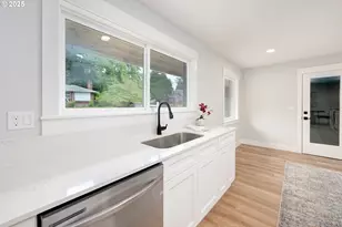 5775 SE Cesar E Chavez Blvd, Portland, OR 97202 - Photo 6
