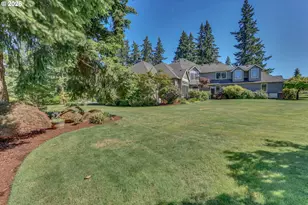 21020 S Meadowridge Ct, Oregon City, OR 97045 - Photo 2