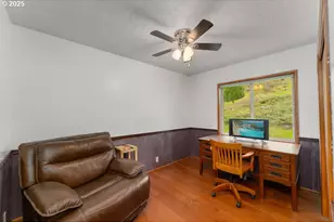 402 Northside Rd, Sutherlin, OR 97479 - Photo 12