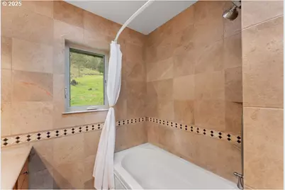 402 Northside Rd, Sutherlin, OR 97479 - Photo 14