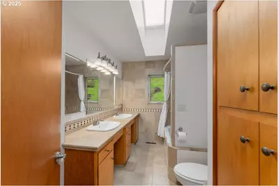 402 Northside Rd, Sutherlin, OR 97479 - Photo 12