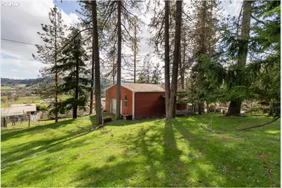 402 Northside Rd, Sutherlin, OR 97479 - Photo 28